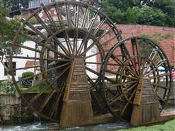 De beroemde waterwielen in Lijiang